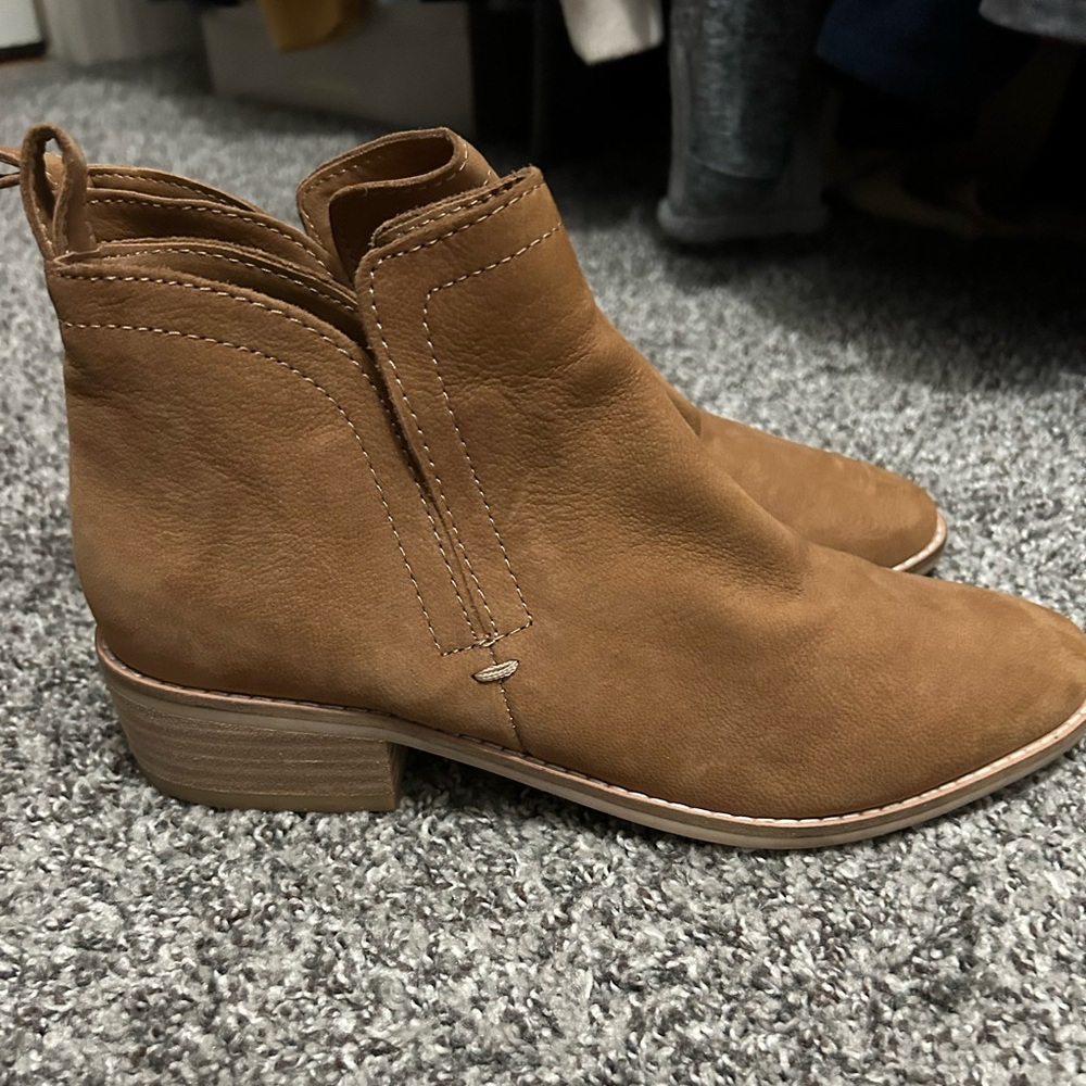 Great condition suede boots